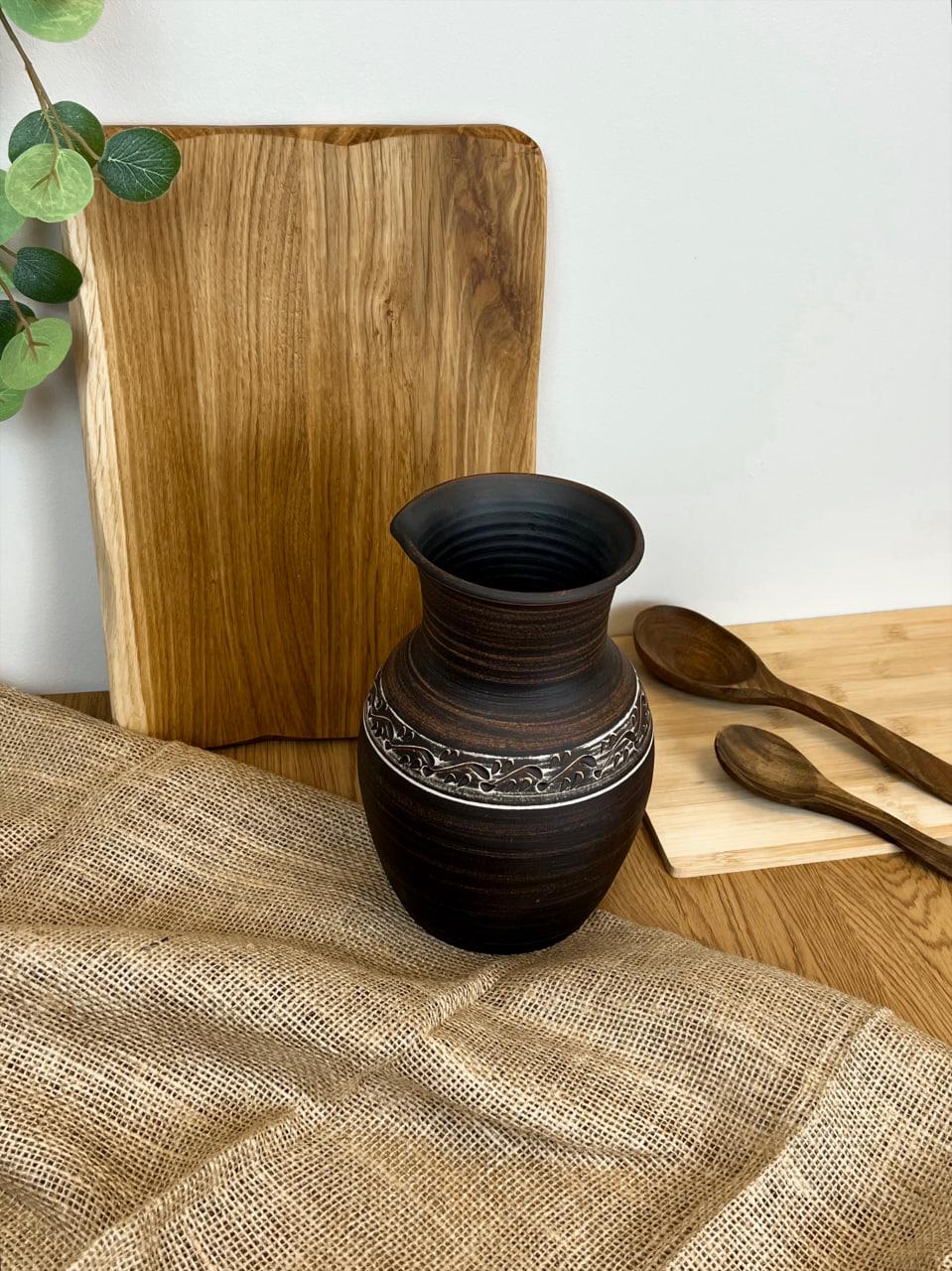 Глек керамічний глиняний різьблений без ручки ангоб 2 л (3001-37) - фото 7 Глек керамічний глиняний різьблений без ручки ангоб 2 л (3001-37) - фото 7