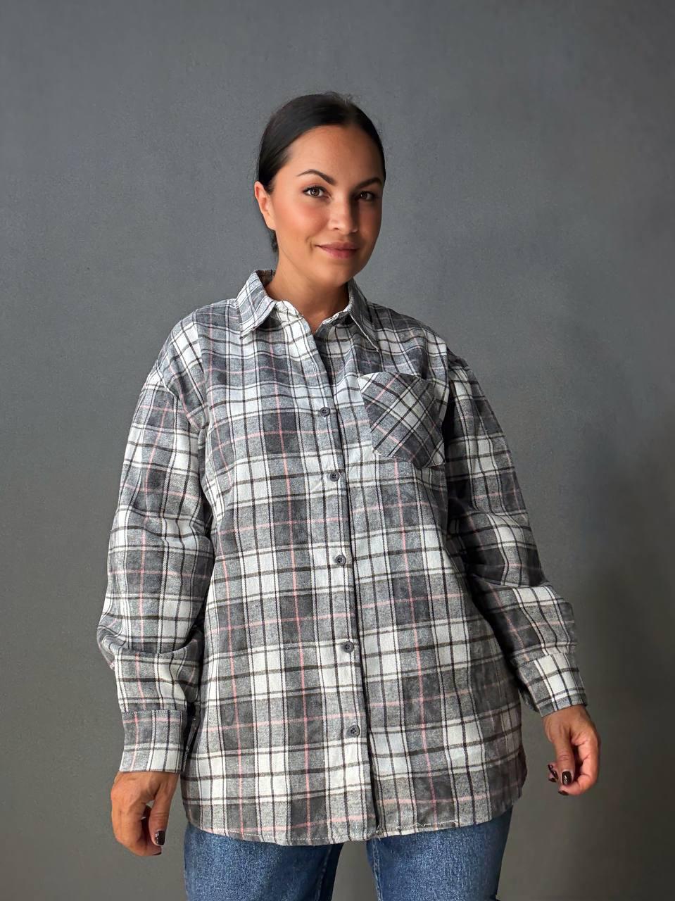 Рубашка женская YZY 7765 в клетку оверсайз широкая вареная OS Серый (4919)