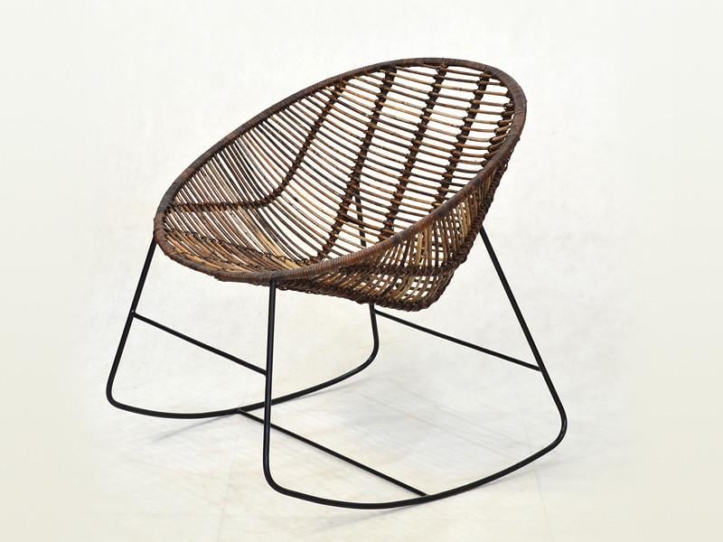 Кресло-качалка плетеное из ротанга на металлических ножках (cr-kr08210)