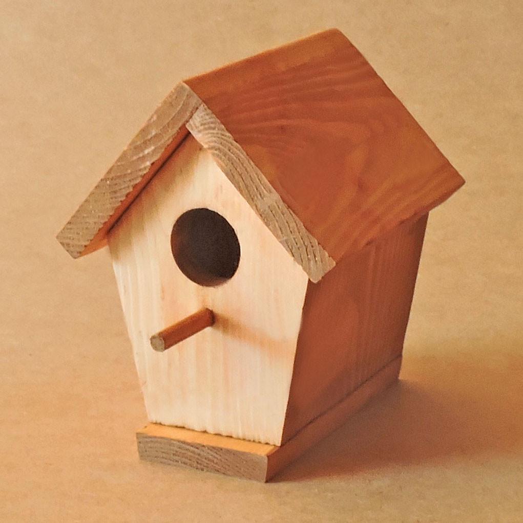 Шпаківня садова з дерева Синичка Каррі (СКВ-001103) Шпаківня садова з дерева Синичка Каррі (СКВ-001103)