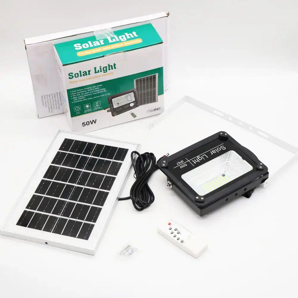 Прожектор уличный 50W W722 SMD 5730 IP67 водонепроницаемый с солнечной панелью и пультом алюминиевый