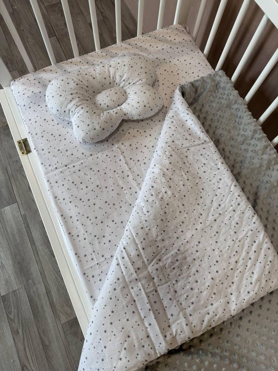 Комплект постельного белья Манюня Звездочки из бязи для кроватки 78x98 см Серый (П4К-am-manin-009)