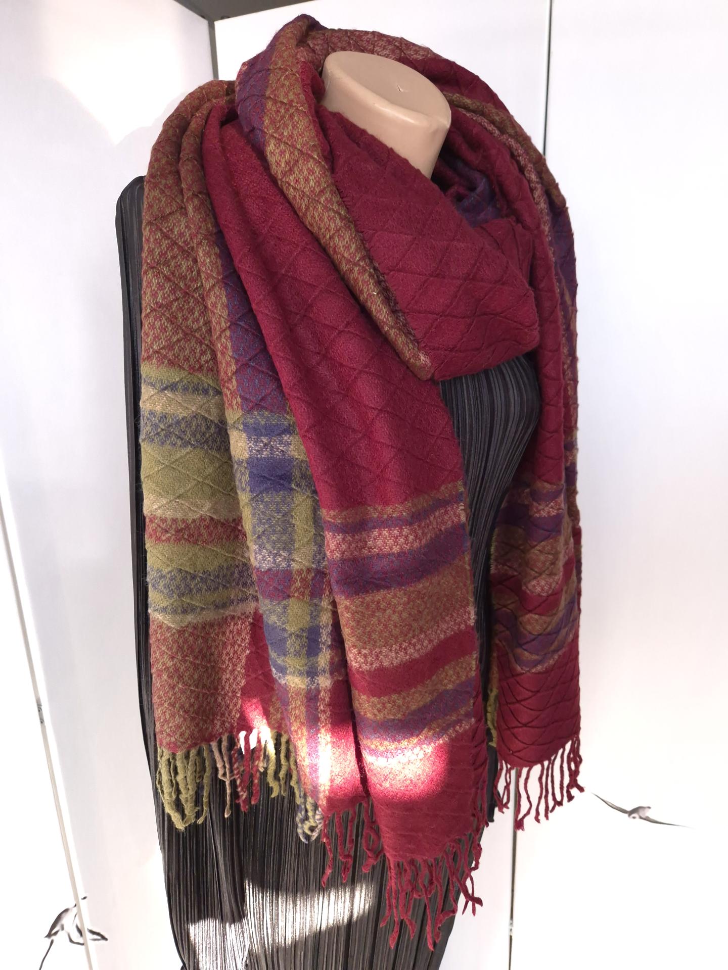 Шарф-палантин жіночий в ромби з китицями осінь-зима 224х78 см Бордовий (15924) - фото 7