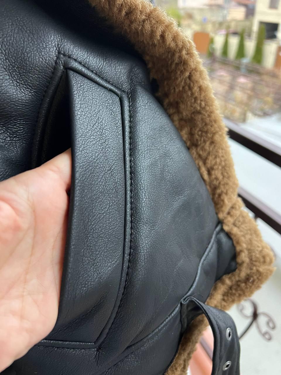 Дубленка женская Aftf Basic 2437 короткая авиатор на молнии с коричневым мехом экокожа M Черный (3127) - фото 10