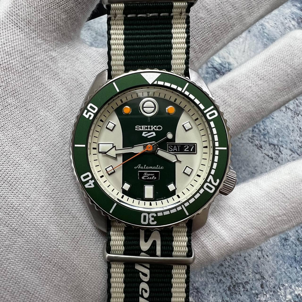 Наручные часы мужские Seiko 5 Sports SRPJ49 Honda Super Cub Limited Edition (1700784212) - фото 11 Наручные часы мужские Seiko 5 Sports SRPJ49 Honda Super Cub Limited Edition (1700784212) - фото 11