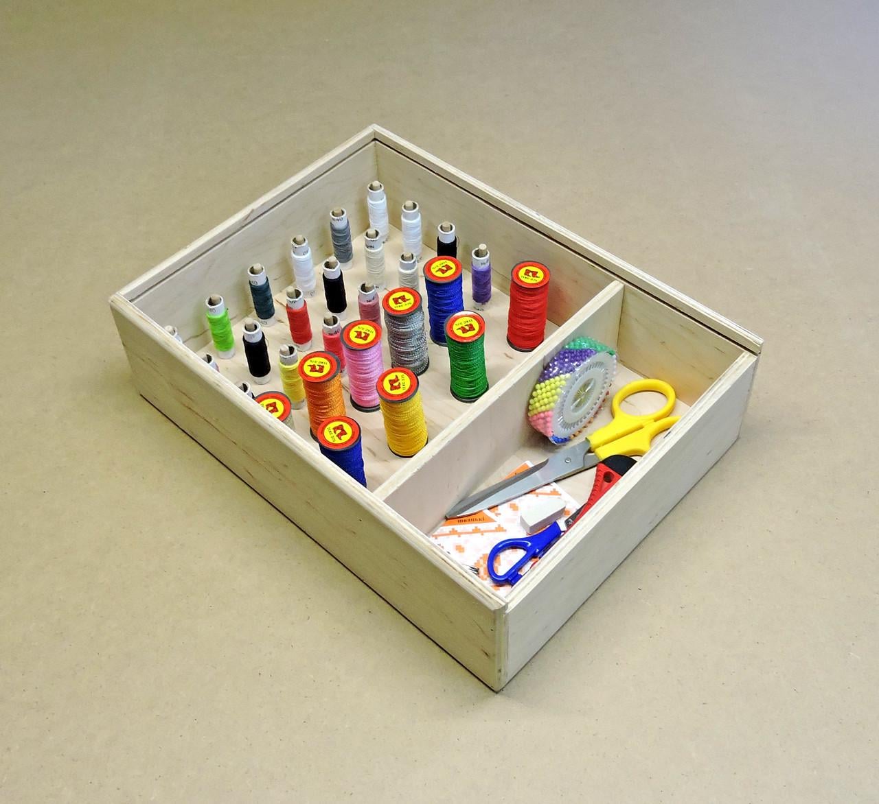 Органайзер для нитей из дерева Рилон (НТК-000300)