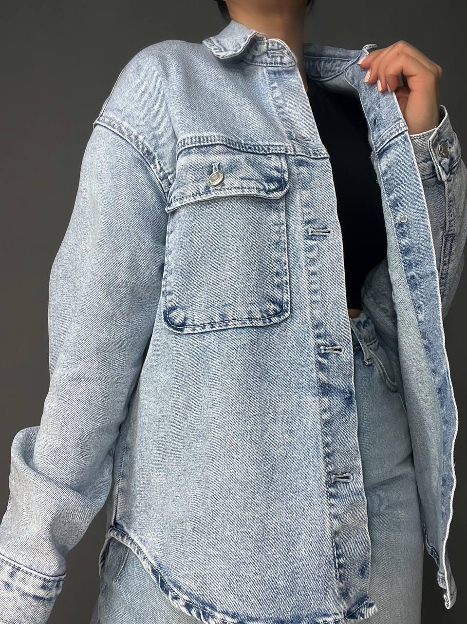 Сорочка жіноча джинсова DNL 510 оверсайз вільний крій накладені кишені на ґудзиках L Блакитний (3940) - фото 10