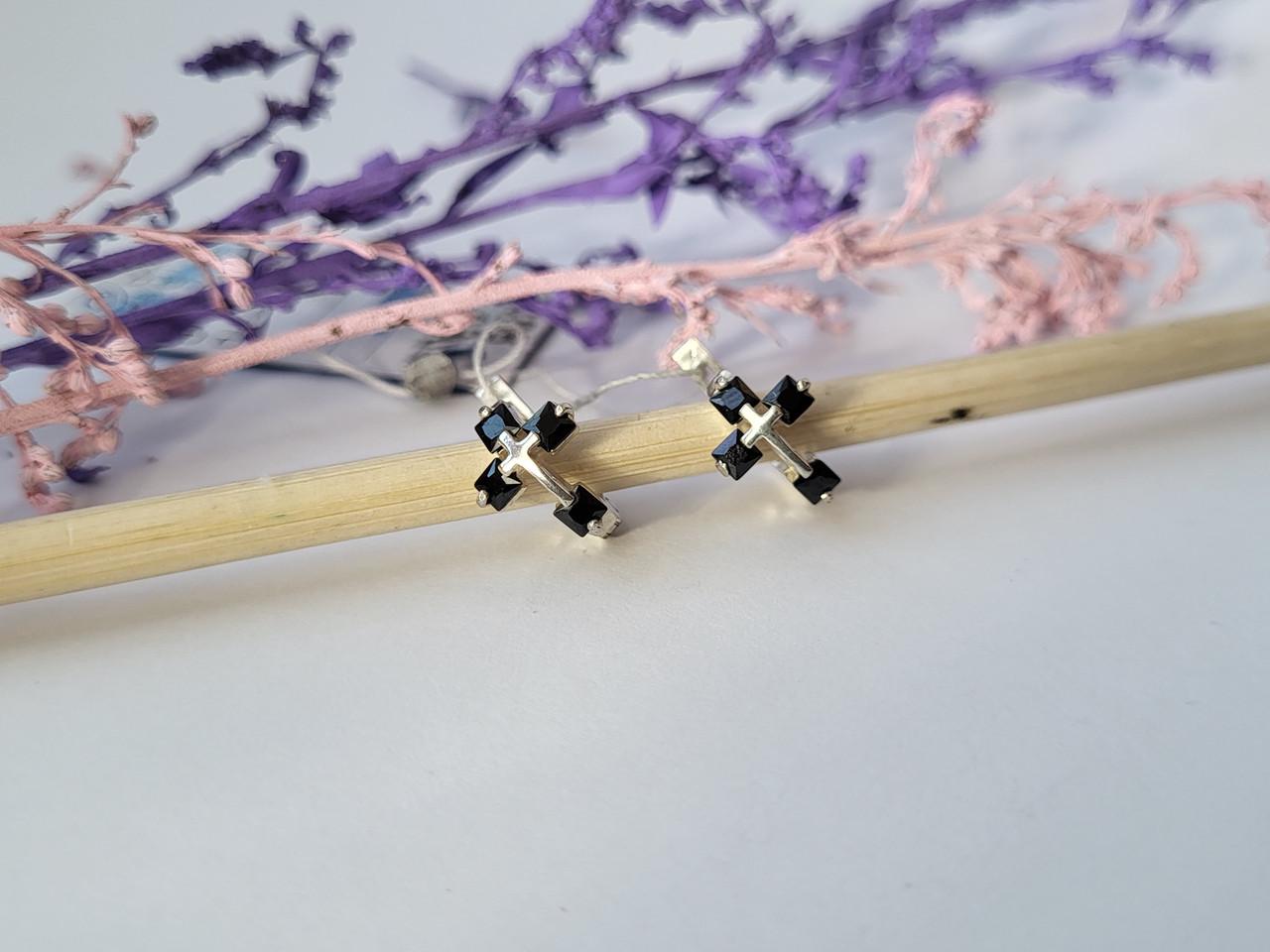 Серебряные серьги кресты с черными камнями 925 проба 2,10 г (2239)