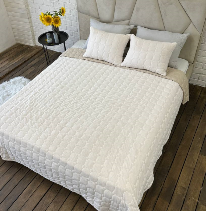 Покрывало стеганое с подушками в комплекте 220х240 см Белый