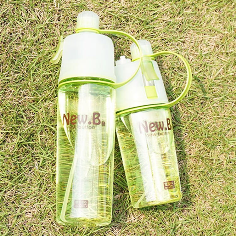 Спортивна пляшка для води з аерозольним спрей розпилювачем 600мл