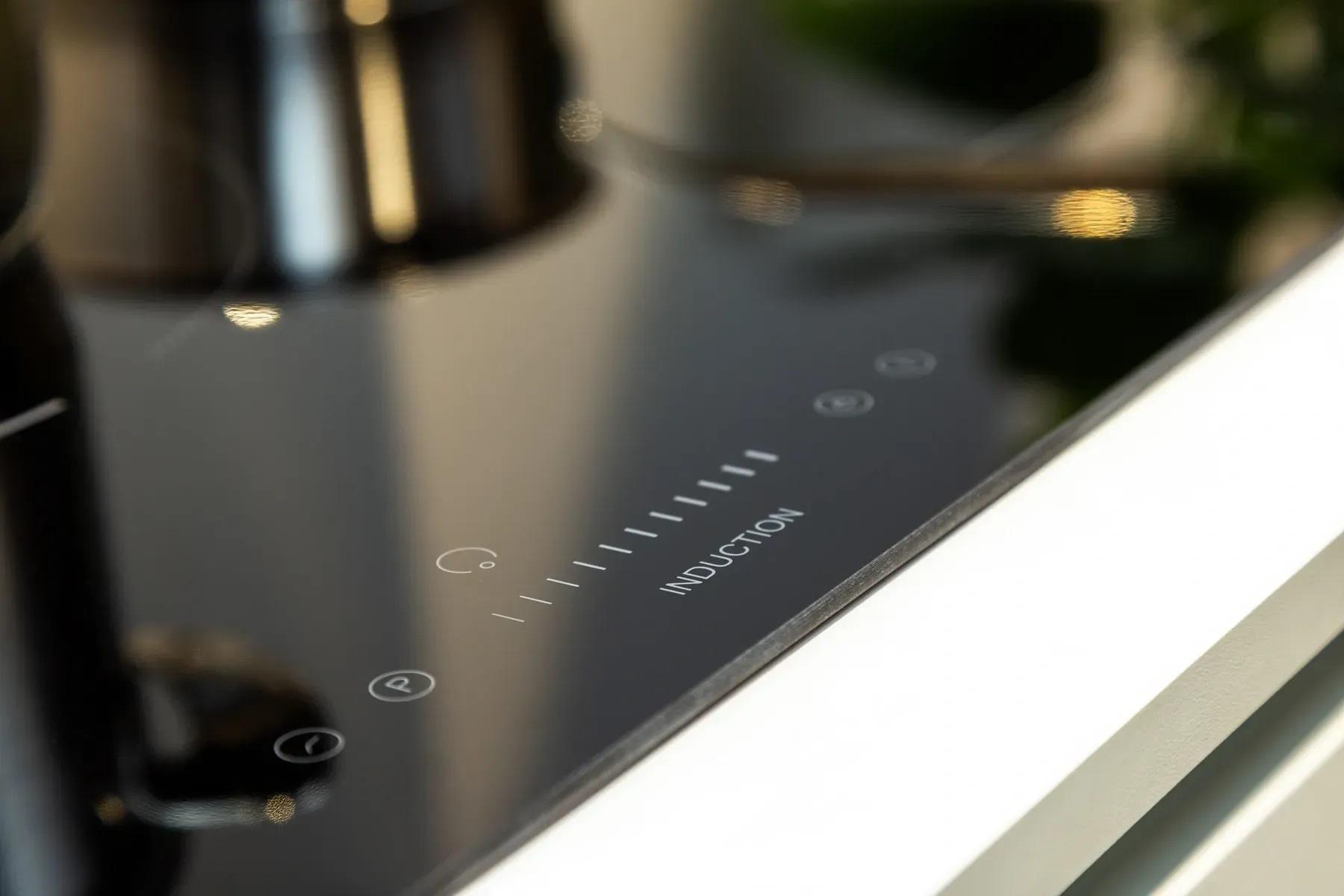 Варильна поверхня індукційна Gunter&Hauer I 930 M Flex Zone 5 конфорок (28598867) - фото 6 Варильна поверхня індукційна Gunter&Hauer I 930 M Flex Zone 5 конфорок (28598867) - фото 6