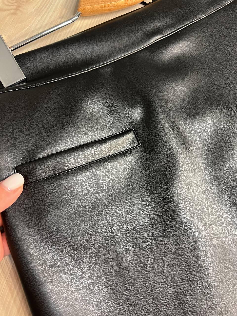 Шорты женские Gritana 974 с юбкой на запах впереди короткие экокожа 3XL Черный (24584306) - фото 5 Шорты женские Gritana 974 с юбкой на запах впереди короткие экокожа 3XL Черный (24584306) - фото 5