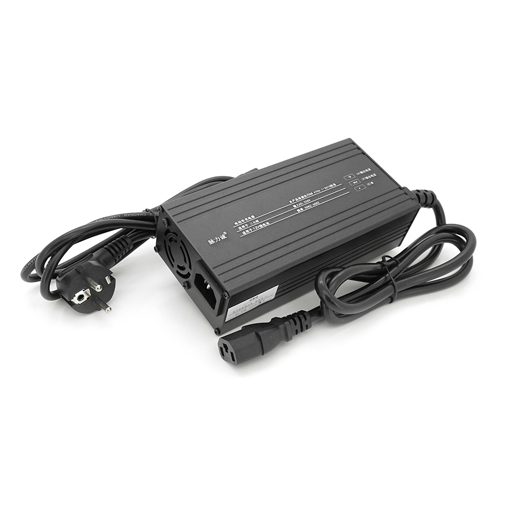 Зарядний пристрій для електротранспорту Mailicheng Li-ion LED-індикація 16,8V 4S 15A (26483650)