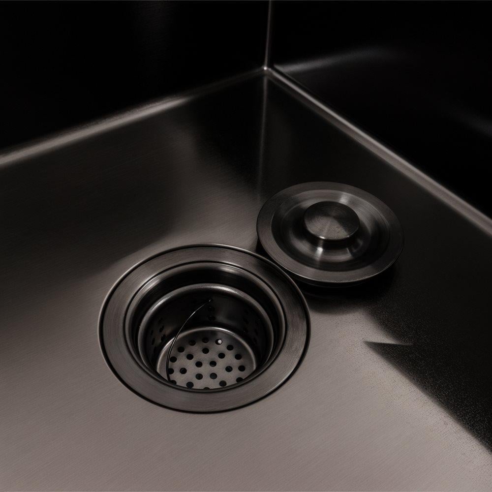Мийка кухонна Valeso Handmade CM 65х50 L PVD круглий сифон 3,0/0,8 мм Чорний - фото 5 Мийка кухонна Valeso Handmade CM 65х50 L PVD круглий сифон 3,0/0,8 мм Чорний - фото 5