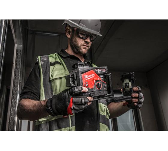 Аккумуляторный мультилинейный лазерный нивелир Milwaukee M12 3PL-0C (4933478103) - фото 6 Аккумуляторный мультилинейный лазерный нивелир Milwaukee M12 3PL-0C (4933478103) - фото 6