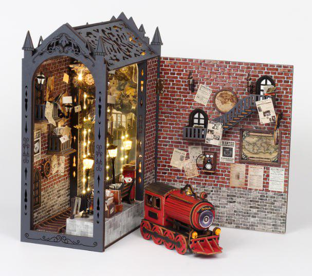 Бук Нук інтер'єрний конструктор Book Nook Fantasy Train Platform DIY (TSZH-6806)