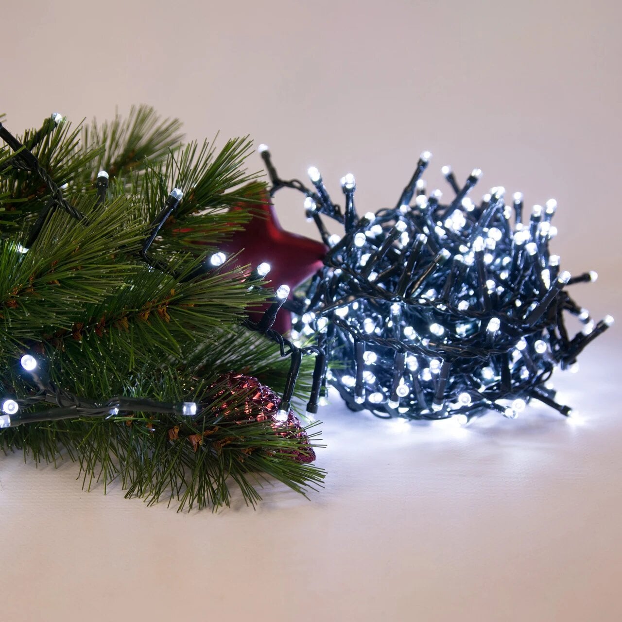 Гірлянда електрична Chomik 200 LED 10 м холодне біле (5900779879485) Гірлянда електрична Chomik 200 LED 10 м холодне біле (5900779879485)