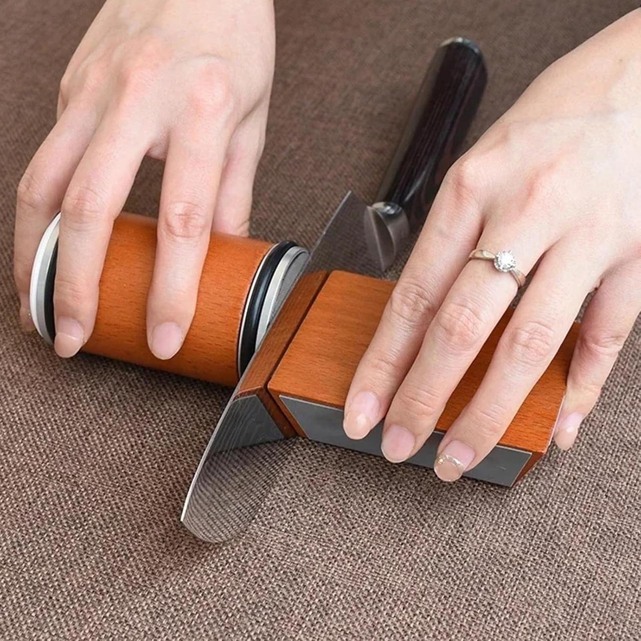 Алмазная роликовая точилка для ножей с магнитным угловым основанием 15° 18° 20° 22° уголы заточки - фото 2 Алмазная роликовая точилка для ножей с магнитным угловым основанием 15° 18° 20° 22° уголы заточки - фото 2