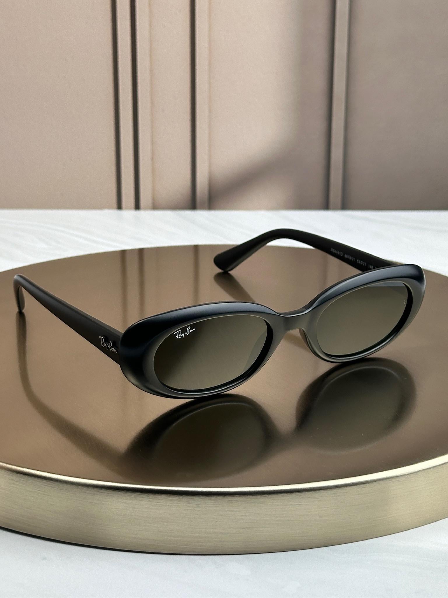 Солнцезащитные очки RAY-BAN RB4441D матовые зеленые овальные линзы женские Черный Солнцезащитные очки RAY-BAN RB4441D матовые зеленые овальные линзы женские Черный