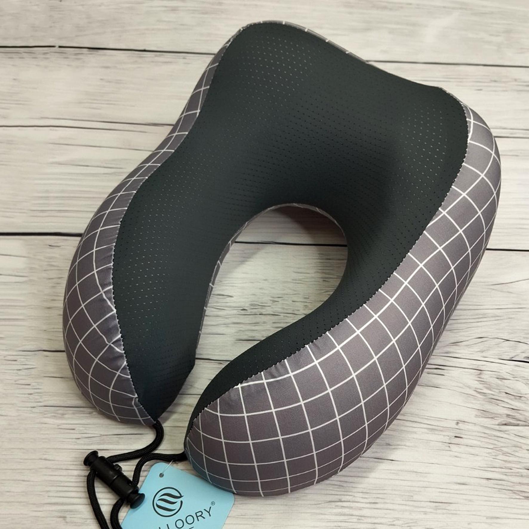 Подушка для подорожей Malloory Home в клітинку 28х30 см Сірий (18571430) - фото 1 Подушка для подорожей Malloory Home в клітинку 28х30 см Сірий (18571430) - фото 1