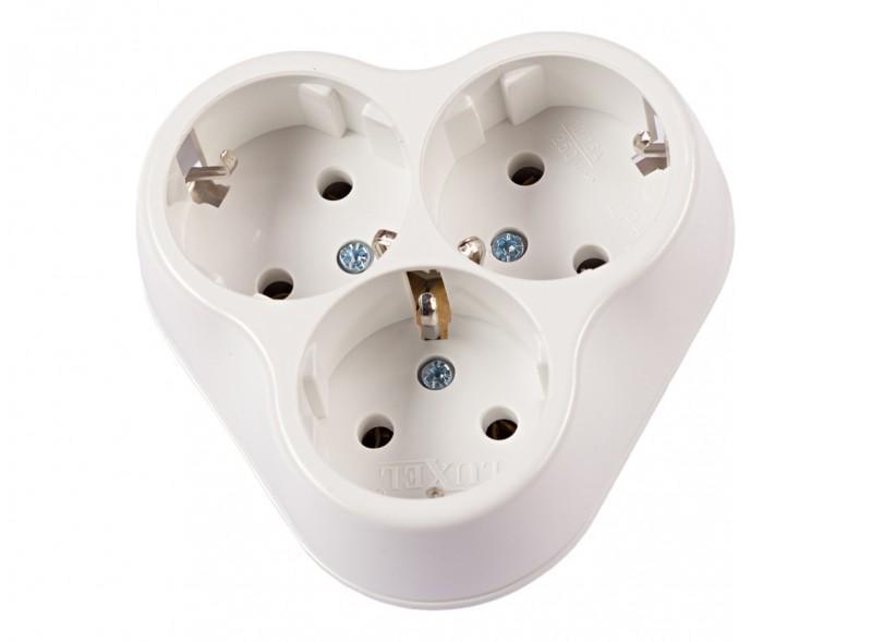 Розетка тройная Luxel с заземлением (1021)