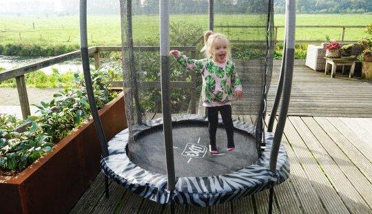 Батут детский Exit Tiggy с внутренней сеткой 140 см Серый (2654929974) - фото 7 Батут детский Exit Tiggy с внутренней сеткой 140 см Серый (2654929974) - фото 7