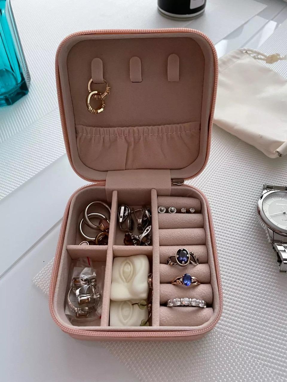 Шкатулка для украшений 10х10х5 см Бежевый (AD-22-22) - фото 6 Шкатулка для украшений 10х10х5 см Бежевый (AD-22-22) - фото 6