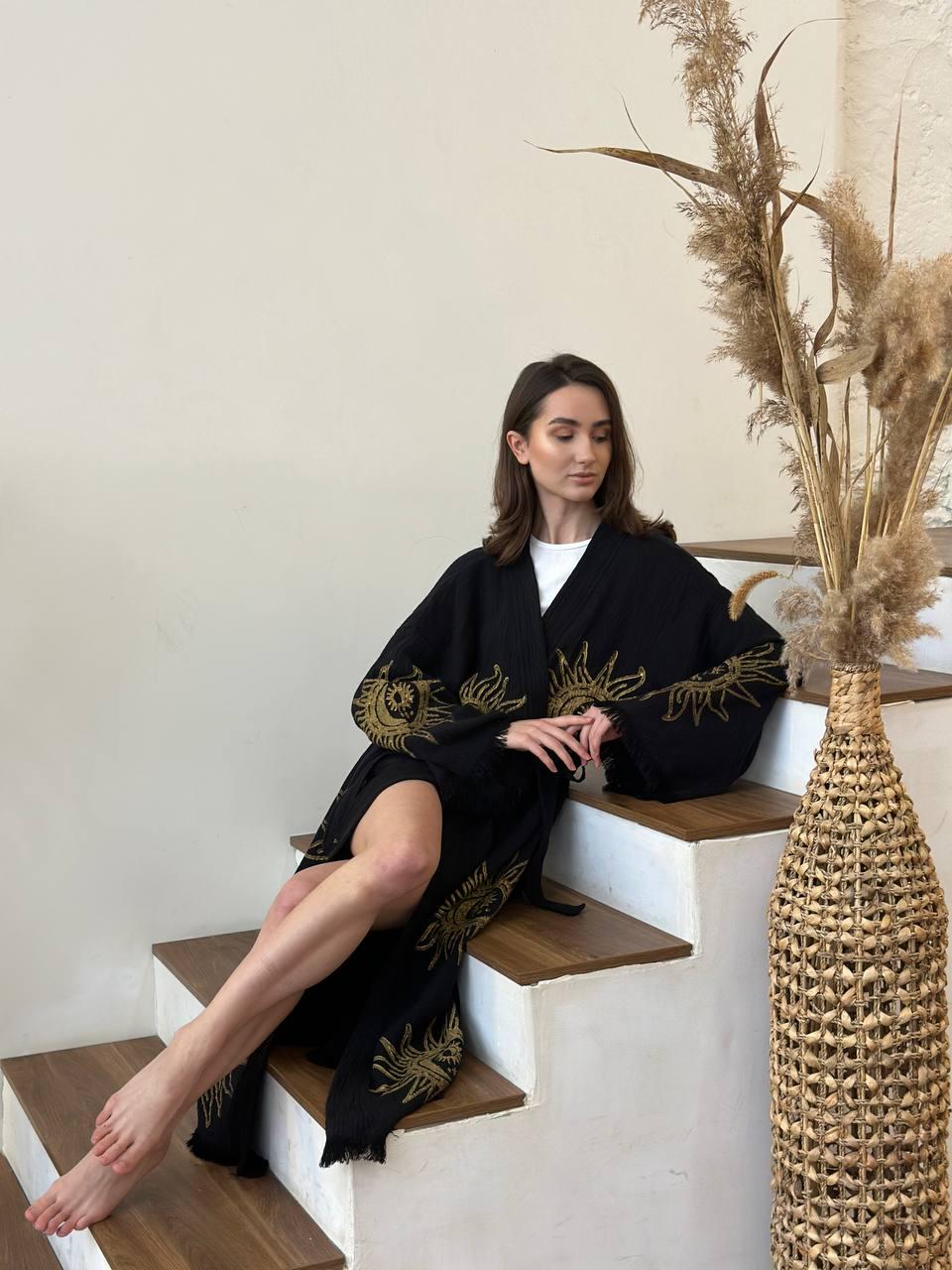 Халат-кимоно женский one size Черный с солнцем - фото 4 Халат-кимоно женский one size Черный с солнцем - фото 4