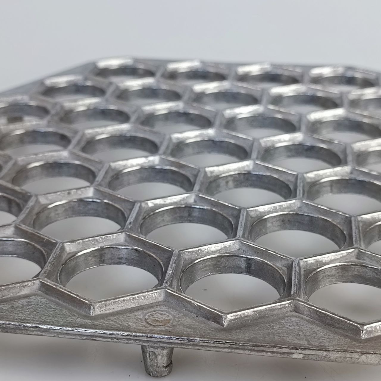 Форма для изготовления пельменей металлическая 25 см (44465) - фото 5 Форма для изготовления пельменей металлическая 25 см (44465) - фото 5