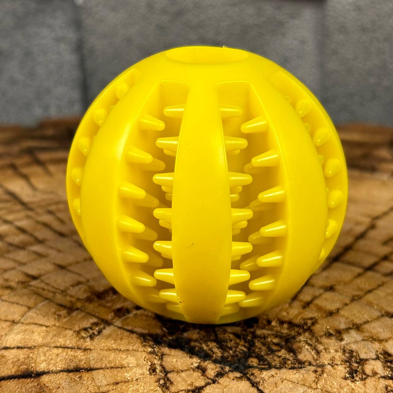 Мячик для собак Trixie Denta Fun каучуковый для чистки зубов 70 мм - фото 3 Мячик для собак Trixie Denta Fun каучуковый для чистки зубов 70 мм - фото 3