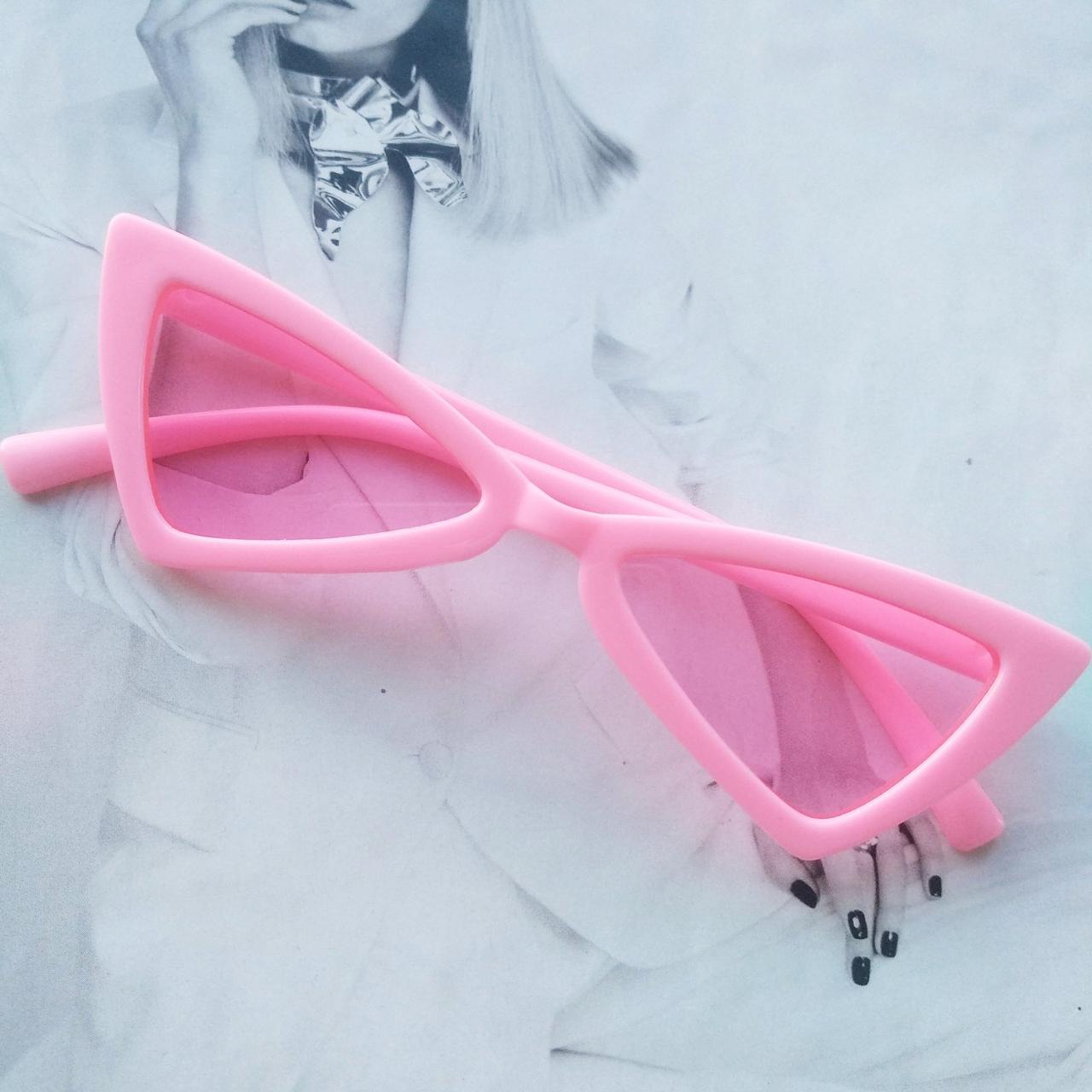 Окуляри дитячі трикутні стильні сонцезахисні Пудровий