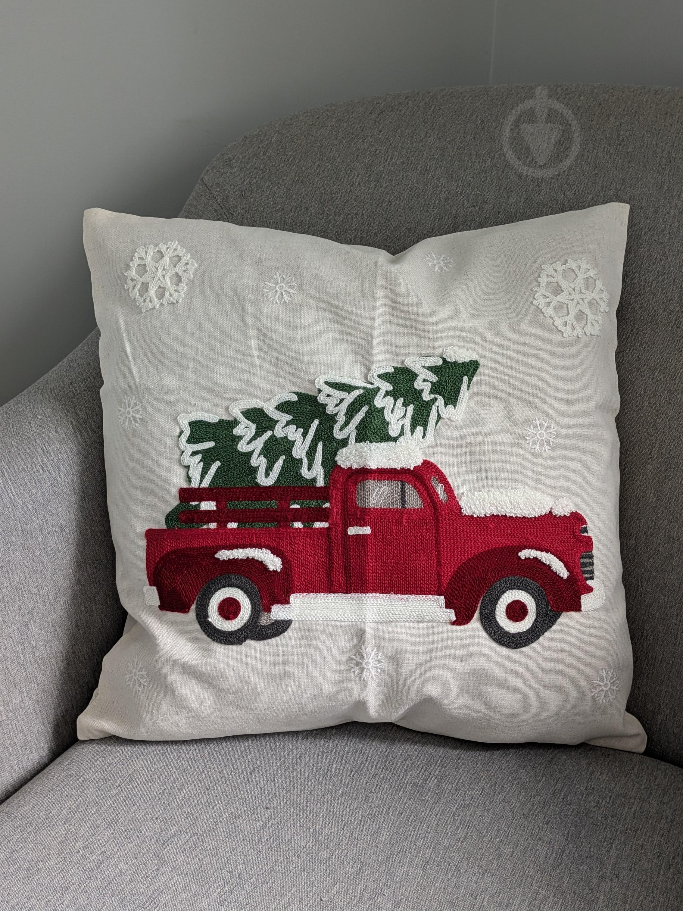 Наволочка новорічна Автомобіль з вибитим малюнком 45х45 см (29506089)