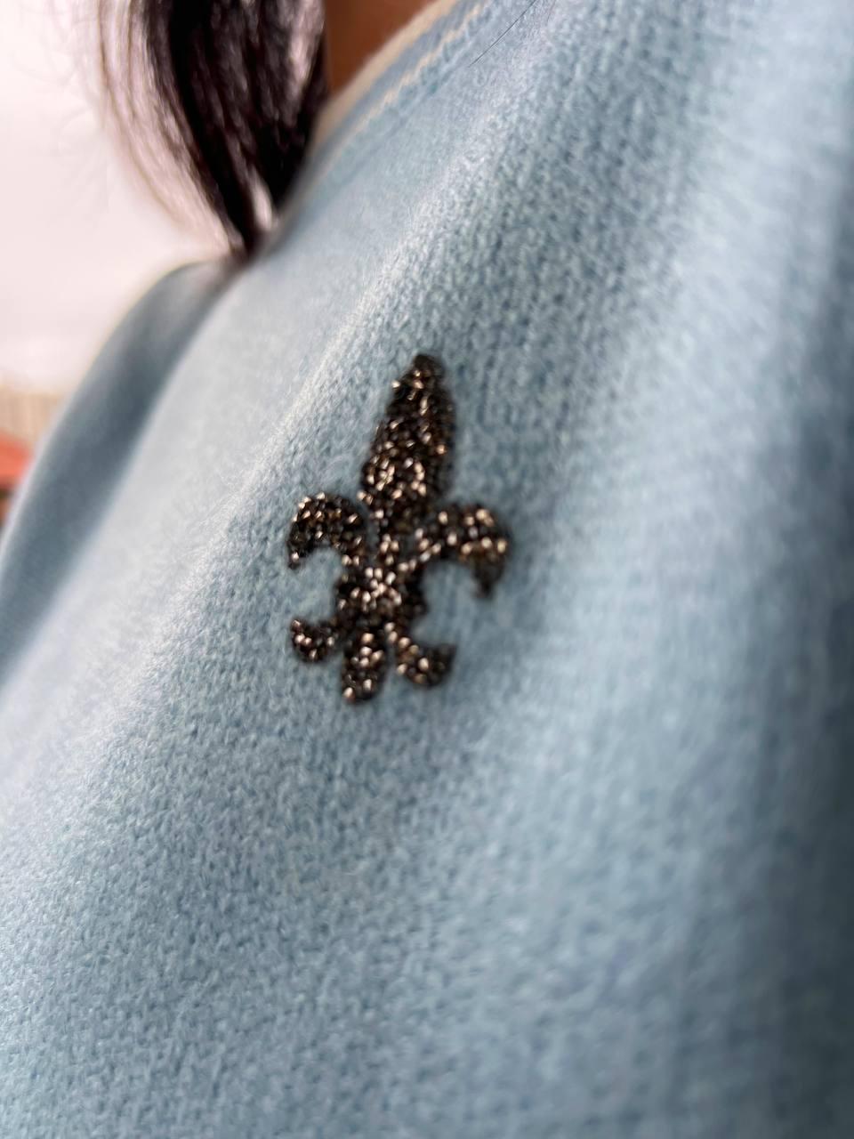 Светр жіночий A-N 6101 широкий прикраса вензель попереду з камінням OS Блакитний (2919) - фото 8