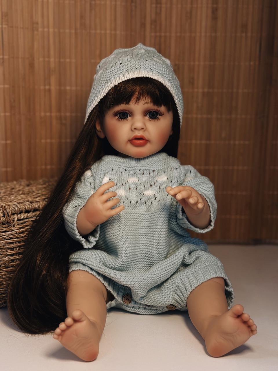 Кукла кукла реалистичная KEIUMI винил-силиконовая в вязаном комбинезоне с аксессуарами 55 см Голубой