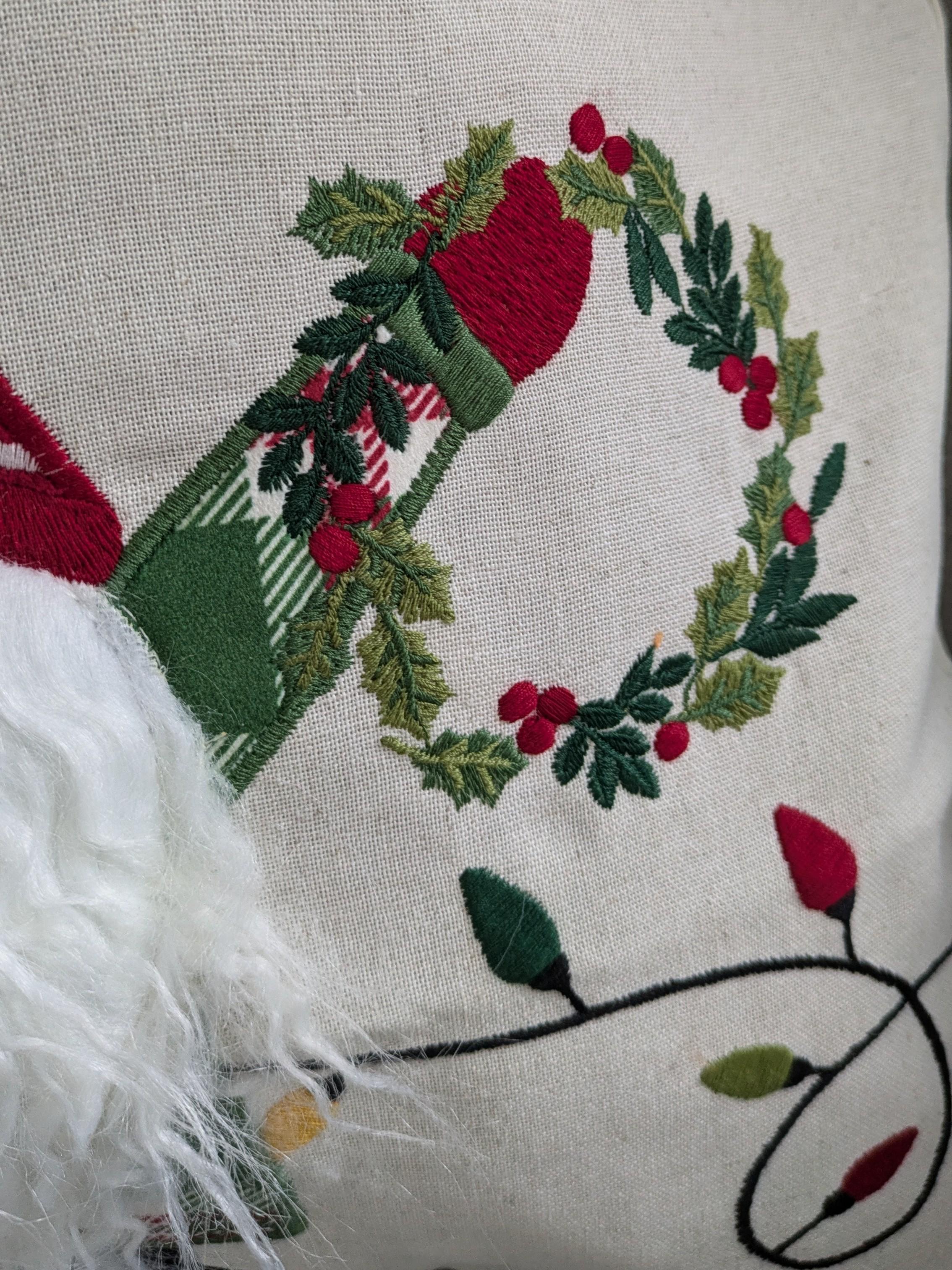 Наволочка новогодняя Гномик с выбитым рисунком 45х45 см (29506082) - фото 4 Наволочка новогодняя Гномик с выбитым рисунком 45х45 см (29506082) - фото 4