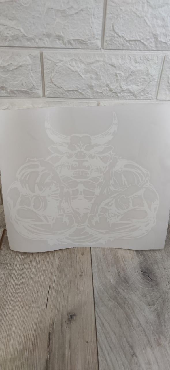 Наклейка виниловая на авто Бык бодибилдер 29х30 см Белый (KG-6141)