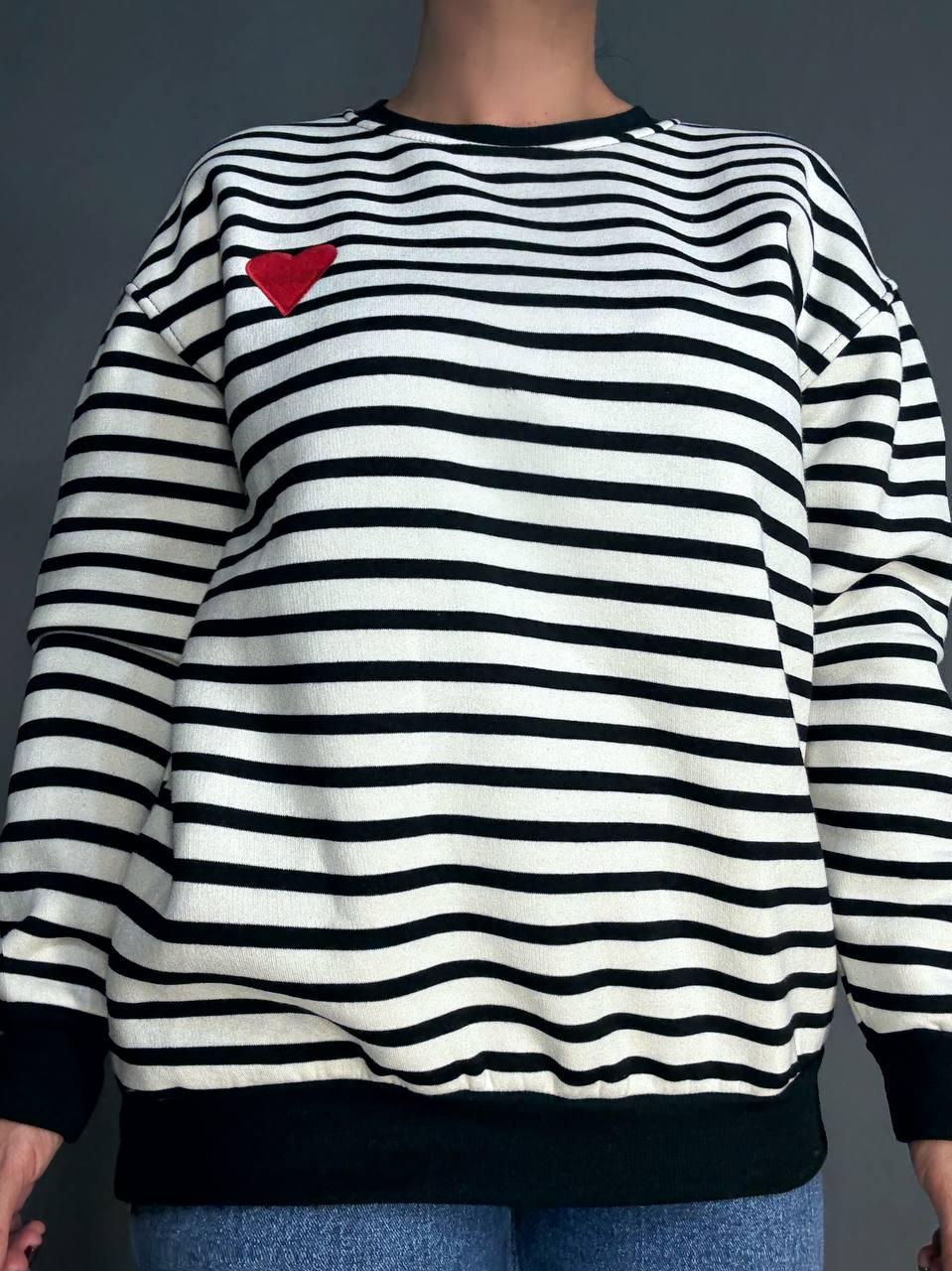 Свитшот женский ENJOY 81966 в полоску удлиненный оверсайз вышивка сердце утепленный S Черный (3161) - фото 9 Свитшот женский ENJOY 81966 в полоску удлиненный оверсайз вышивка сердце утепленный S Черный (3161) - фото 9