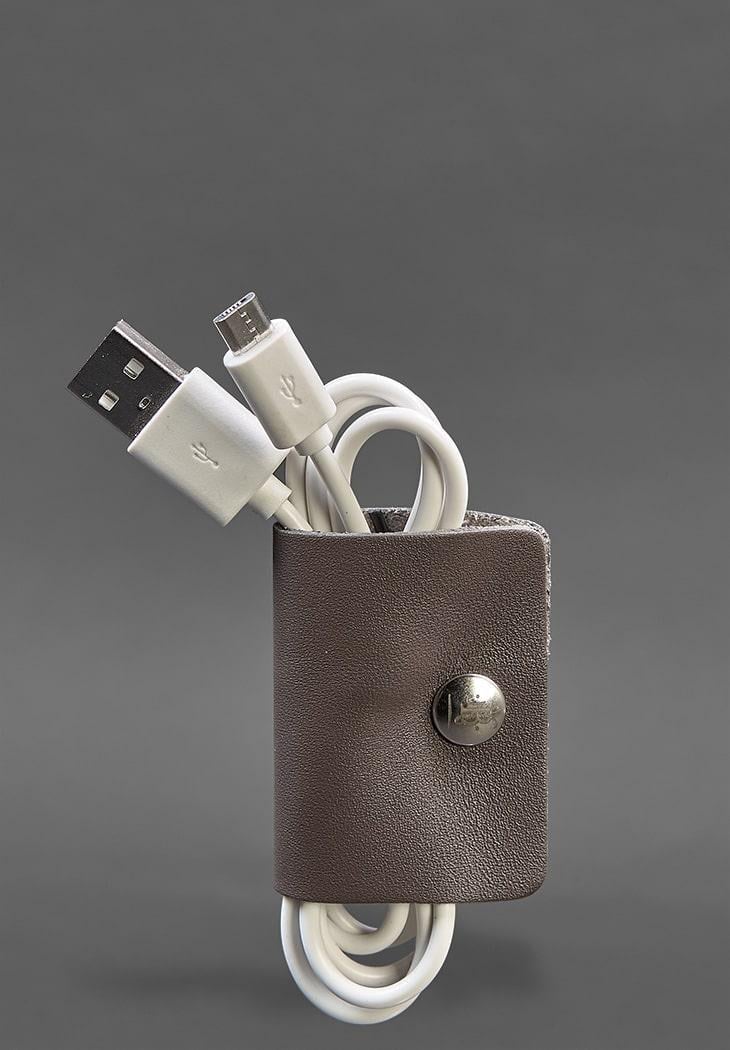 Держатель кожаный для наушников и проводов 2.0 Темно-бежевый (A-031930) - фото 4 Держатель кожаный для наушников и проводов 2.0 Темно-бежевый (A-031930) - фото 4