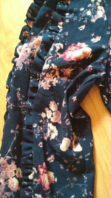 Блуза квіткова вільного крою від Tchibo р. 46 - фото 3