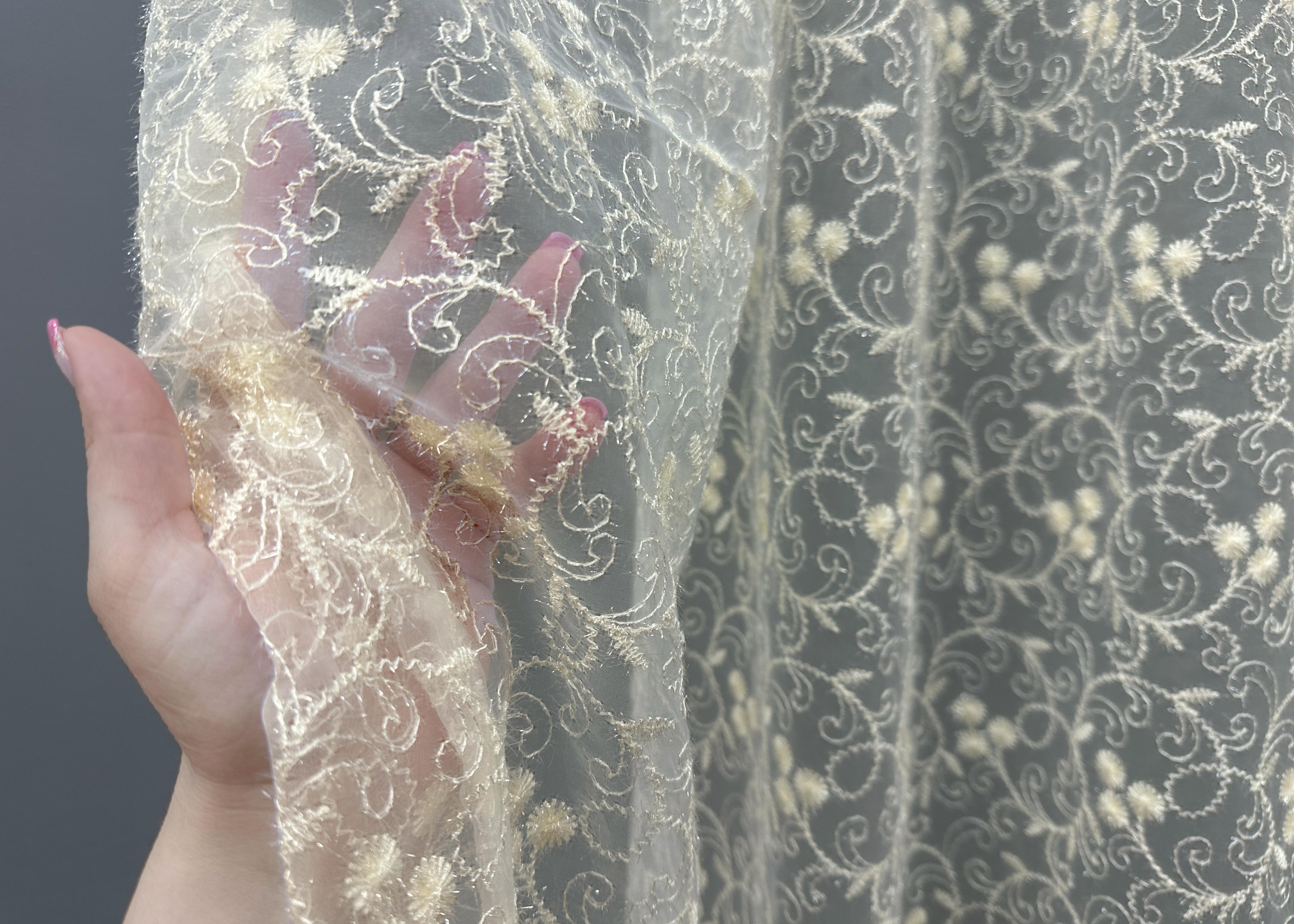 Тюль VR-Textil 1689т Органза с вышивкой и люрексом 300х270 см Молочный (42-0729) - фото 5 Тюль VR-Textil 1689т Органза с вышивкой и люрексом 300х270 см Молочный (42-0729) - фото 5