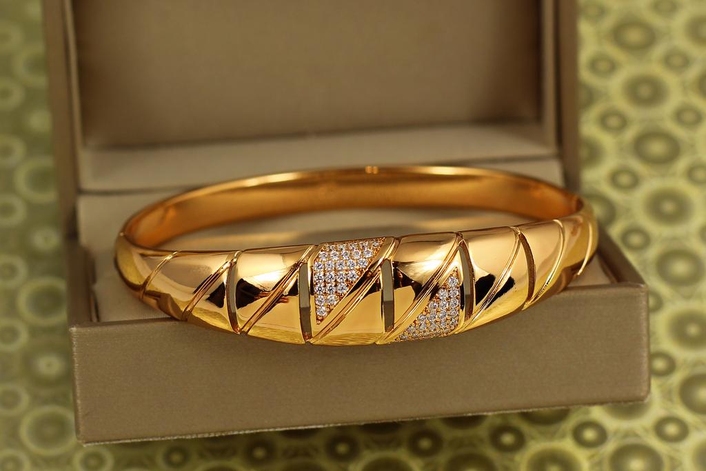 Браслет бенгл Xuping Jewelry Пламенный витраж 60 мм 17-19 см Золотистый (30775962) Браслет бенгл Xuping Jewelry Пламенный витраж 60 мм 17-19 см Золотистый (30775962)