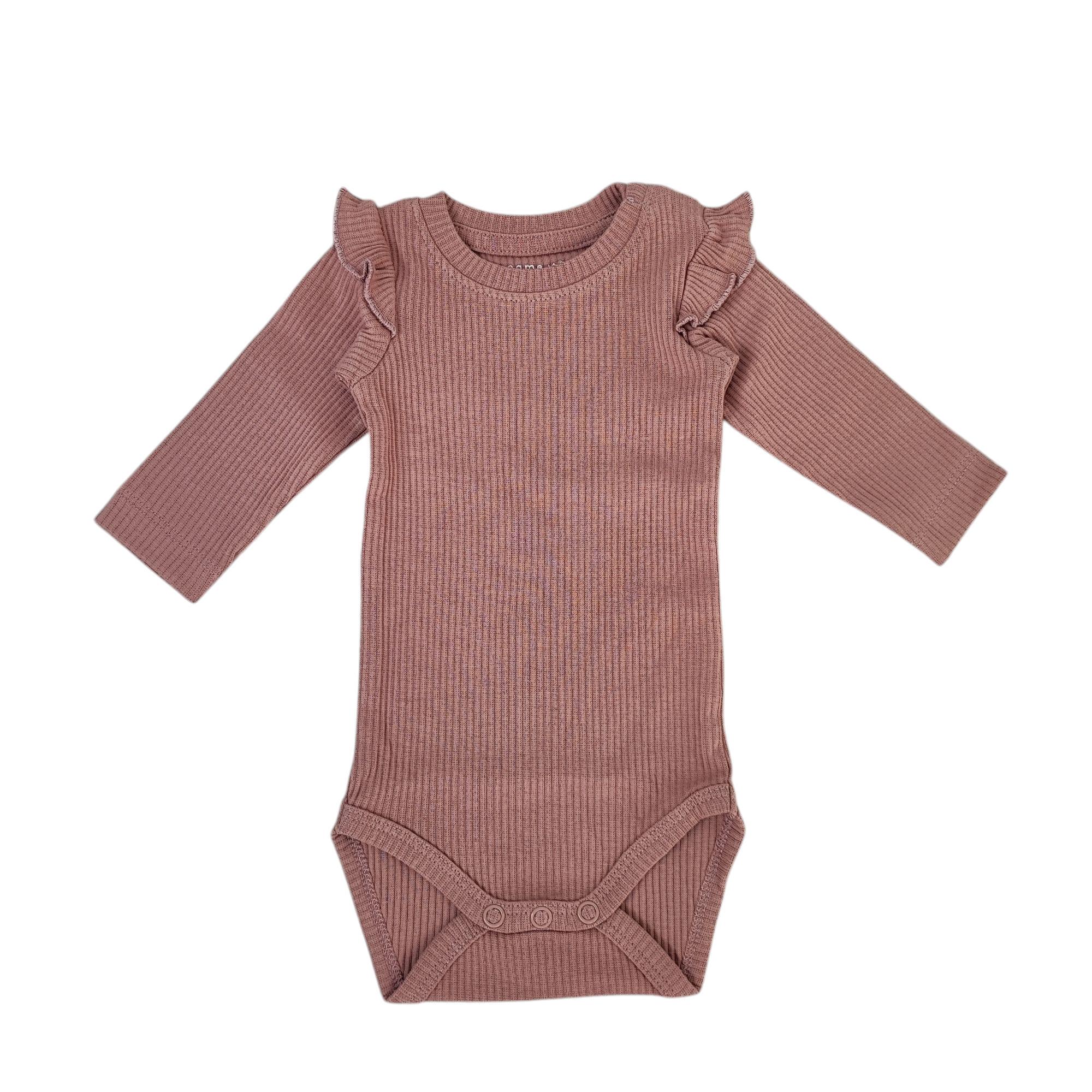 Дитячий комплект для новонароджених Name It боді та штанці для дівчинки 56 см Пудровий (25030901) - фото 2 Дитячий комплект для новонароджених Name It боді та штанці для дівчинки 56 см Пудровий (25030901) - фото 2