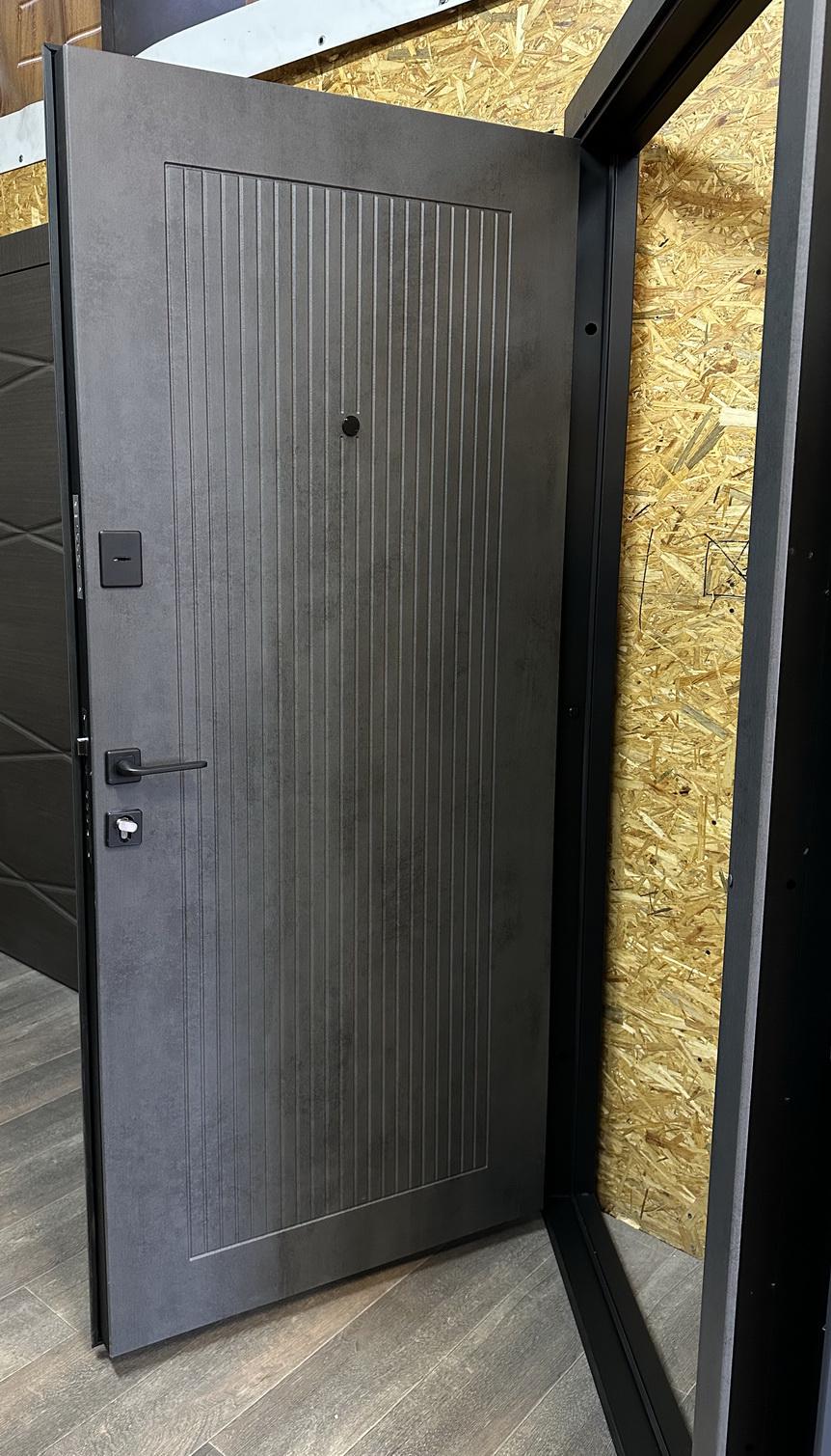 Дверь входная Redfort Лофт квартира 860х2050 мм Бетон темный (28079085) - фото 7 Дверь входная Redfort Лофт квартира 860х2050 мм Бетон темный (28079085) - фото 7