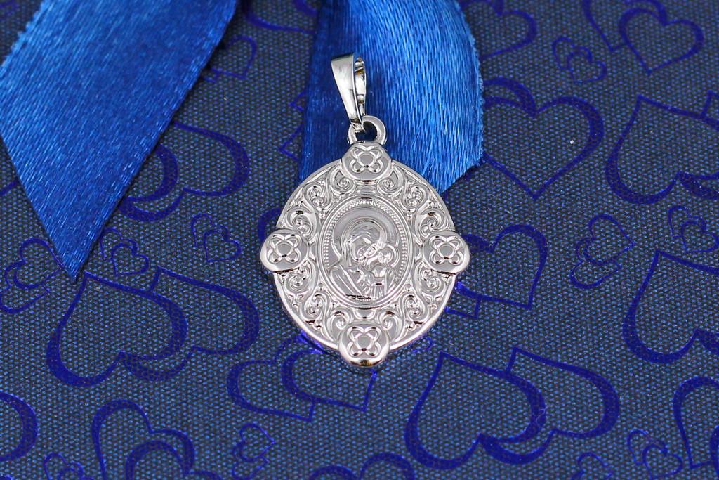 Ладанка Xuping Jewelry Богородица с младенцем овал с выступающими краями 2 см Серебристый