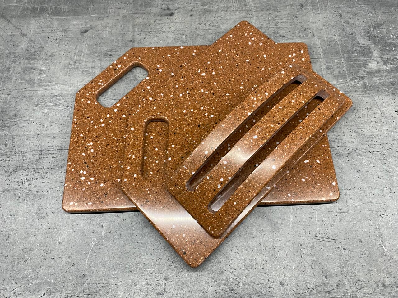 Набір дошок кухонних Sandcopper зі штучного акрилового каменю на підставці 2 шт. - фото 3 Набір дошок кухонних Sandcopper зі штучного акрилового каменю на підставці 2 шт. - фото 3