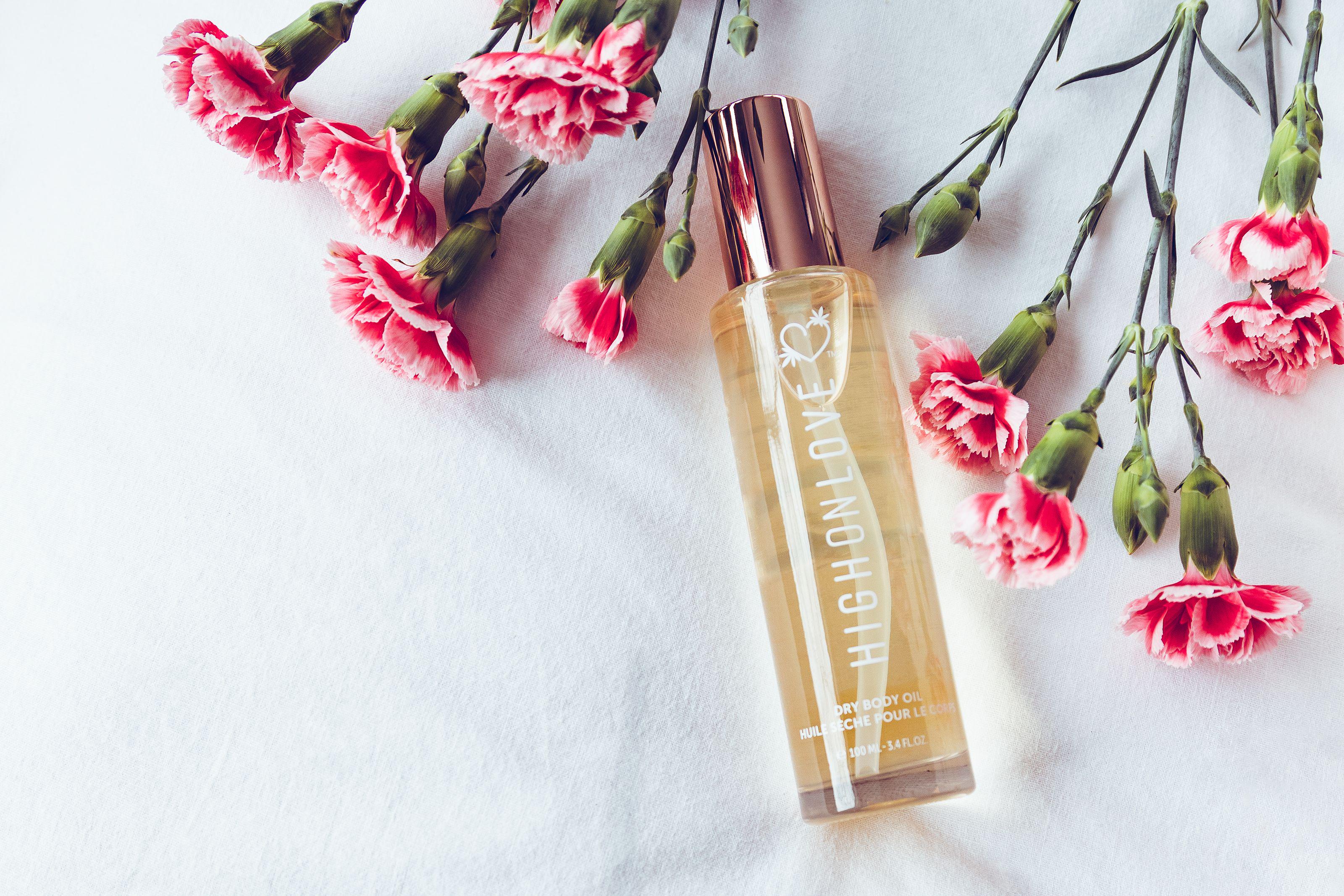 Сухое масло для тела и волос HighOnLove Dry Body Oil с маслом семян каннабиса 100 мл