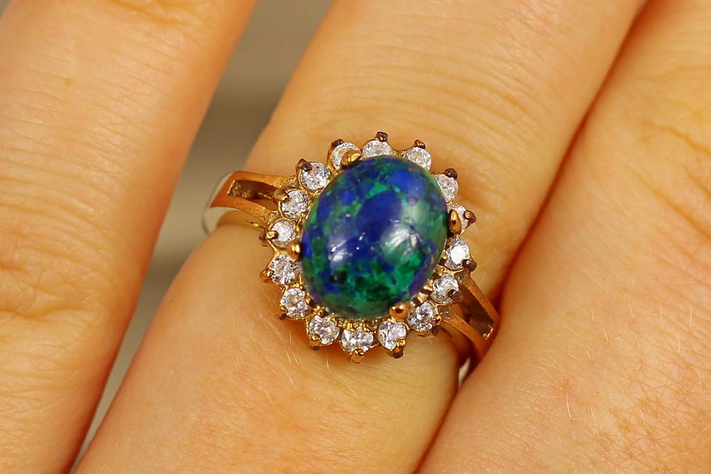 Кольцо овал в цирконах р. 16 Золотистый (30252492)