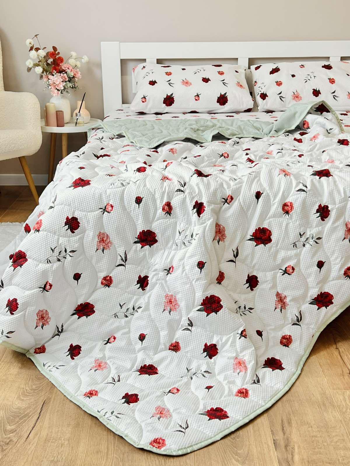 Комплект постільний жниварка з ковдрою з квітковим малюнком полуторний 150x215 см Білий (27477698) - фото 3 Комплект постільний жниварка з ковдрою з квітковим малюнком полуторний 150x215 см Білий (27477698) - фото 3