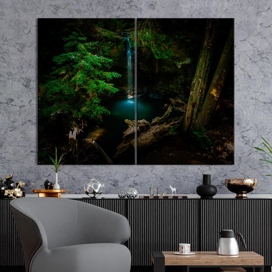 Картина природа Сияющий водопад в тёмном лесу 111x81 см (A1167-2)