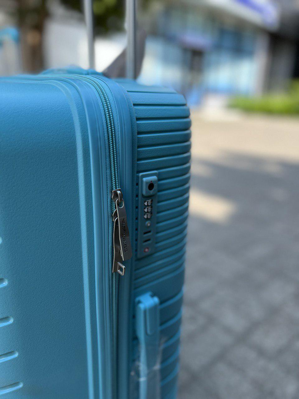 Валіза пластикова Wings 181-05 поліпропілен 100% середній М'ятний (11838337) - фото 2 Валіза пластикова Wings 181-05 поліпропілен 100% середній М'ятний (11838337) - фото 2